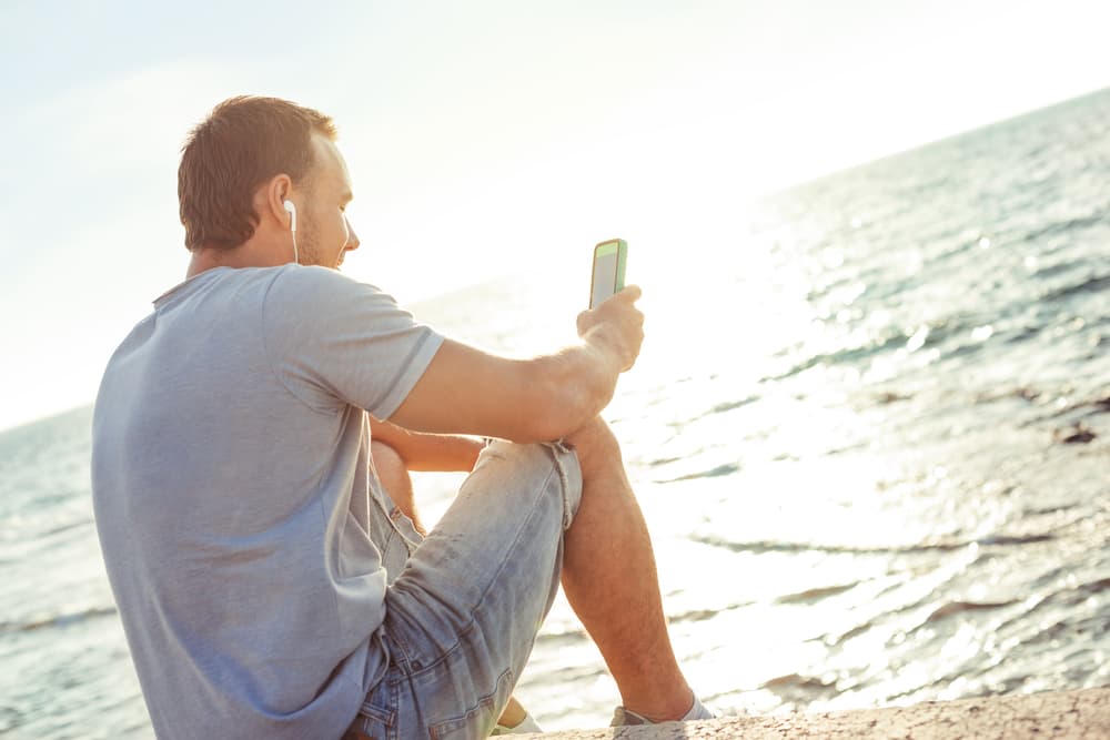 Navigating Mental Health in a Digital Age: Tips for Staying Grounded